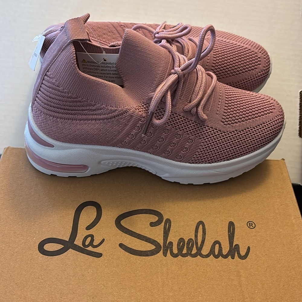 NWT LA SHEELAH MAUVE SIZE 7 SNEAKERS